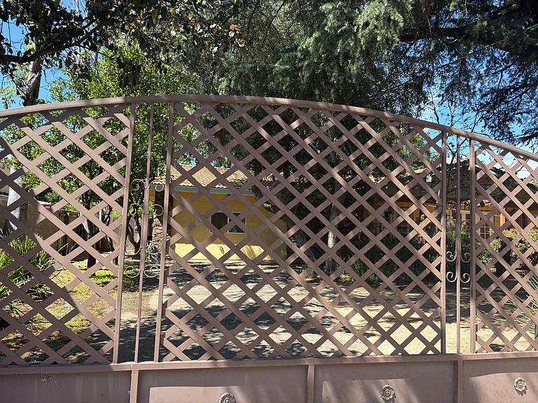 6599 Louise Ave — Photo 10