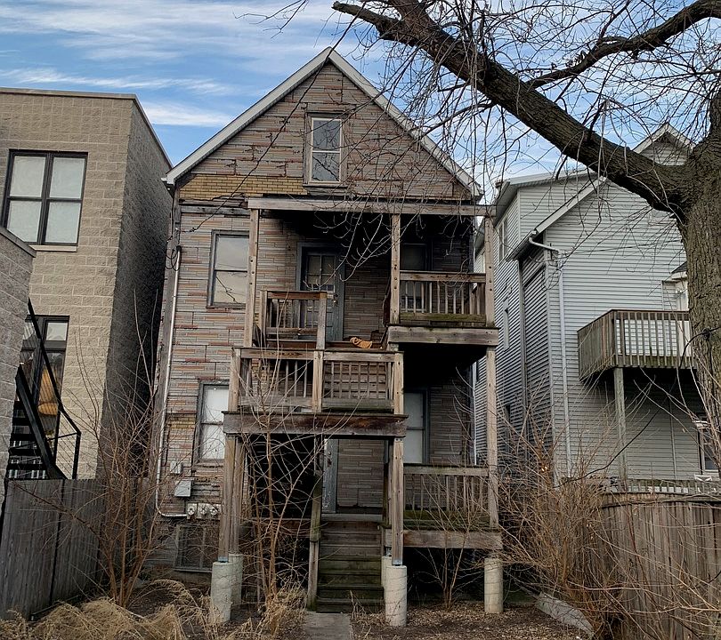 2nd image of 1217 W Wellington Ave