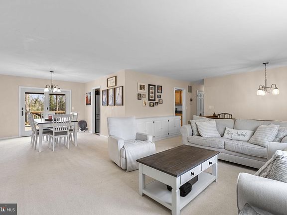 5th image of 712 Petersburg Rd