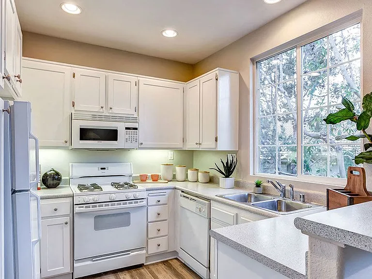 Sofi Westview — Photo 2