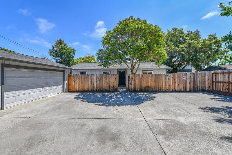 1st image of 166 Almond Ave #168