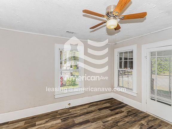 1179934_004_wm_-_living_room_13187068.jpg