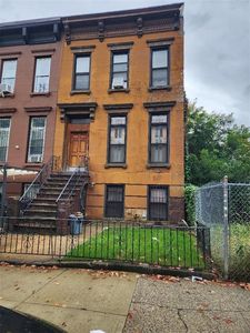 668 Lexington Ave, Brooklyn, NY, 11221