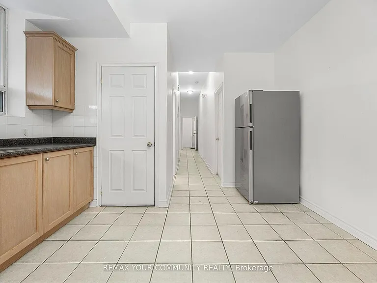151 Dovercourt Rd #1 — Photo 4