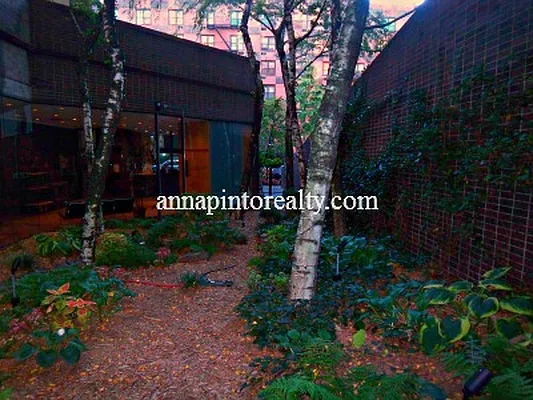 Sold by Anna Pinto Realty | media 12