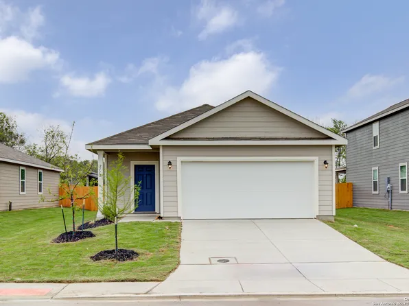 2112 Darst Drive, Seguin, TX 78155