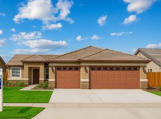 1407 W Burgundy Ct, Hanford, CA 93230