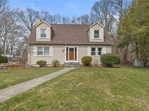 65 Traymore St, Cranston, RI 02920