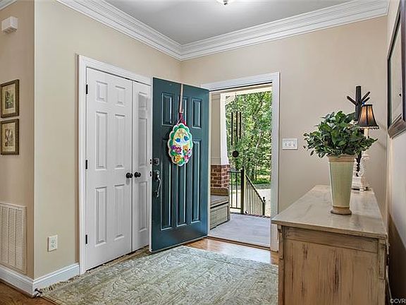 5th image of 8324 Drakes Landing Ct