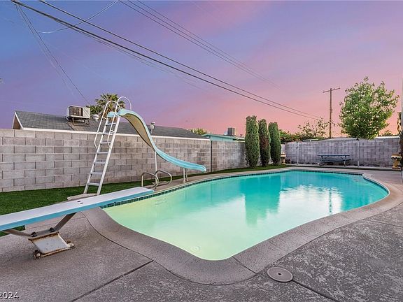 5th image of 6233 Cromwell Ave