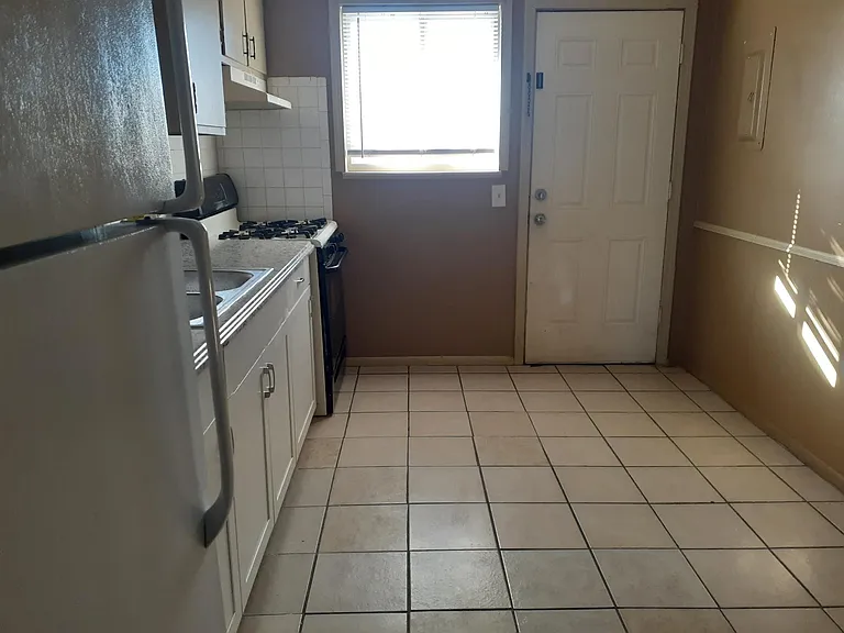 5601 E 139th Ter #A — Photo 10