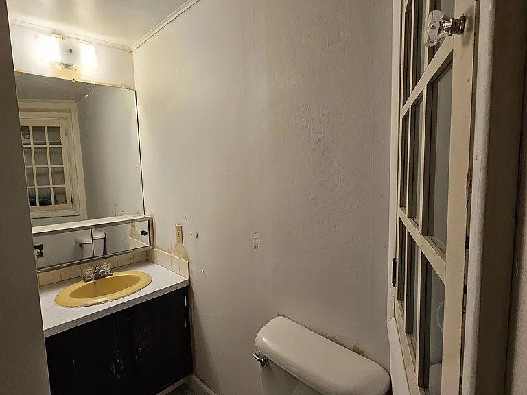 802 N 1st Ave — Photo 9