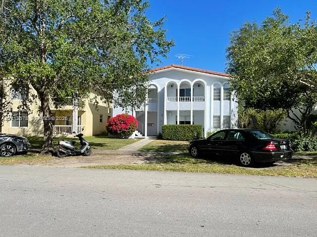 517 Menendez Ave #- — Photo 2