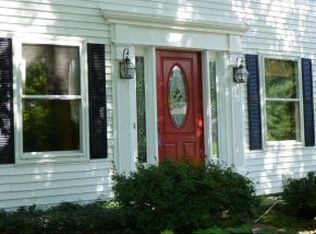 8 Vale Dr, Essex Jct, VT 05452