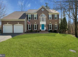 8628 Cross Oaks Ln, Fairfax Station, VA 22039