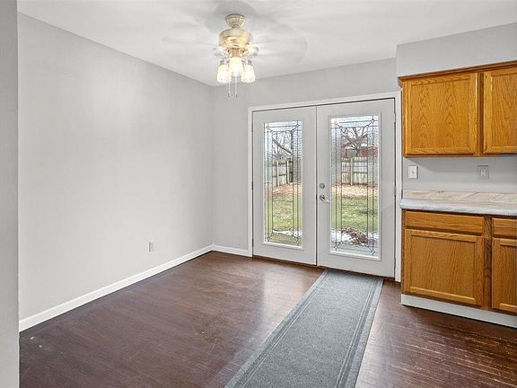 3rd image of 1221 S Grandview Blvd