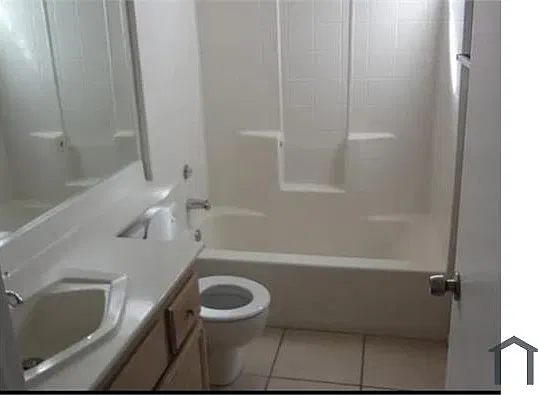 3 bed, 1175 sqft, $2,100 — Photo 3