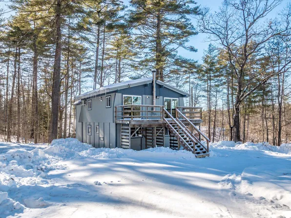 11 Keene Lane, Bridgton, ME 04009