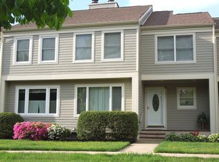 402 Knoll Way, Rocky Hill, NJ 08553