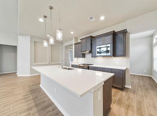 10018 Tesla Dr, Iowa Colony, TX 77583