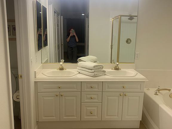 4th image of 9683 Emeraude Ave