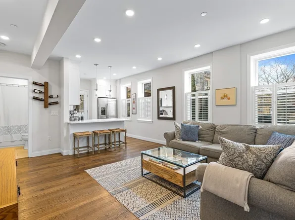 3 Roslin St Unit 1, Dorchester, MA 02124