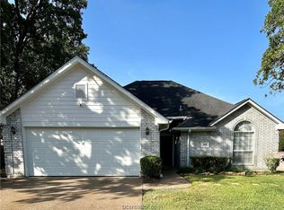 2900 Mirrormere Cir, Bryan, TX 77807