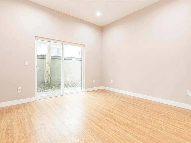 741 E Doran St #B — Photo 12