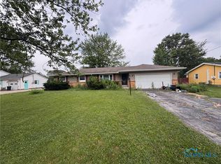 28601 Hille Dr, Millbury, OH 43447