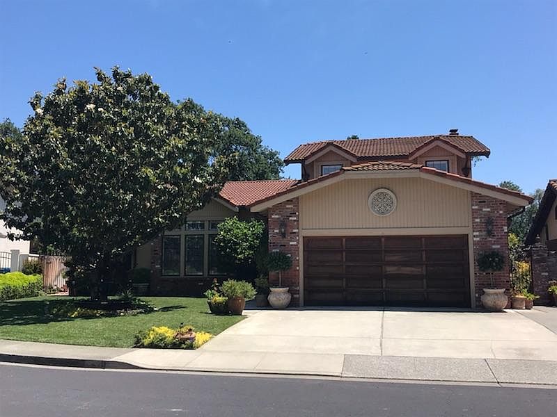 1st image of 430 Grandview Dr