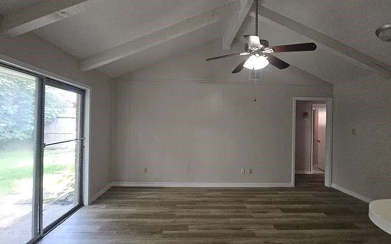 934 Dellbrook Dr — Photo 4