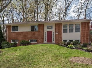 4936 Gainsborough Dr, Fairfax, VA 22032