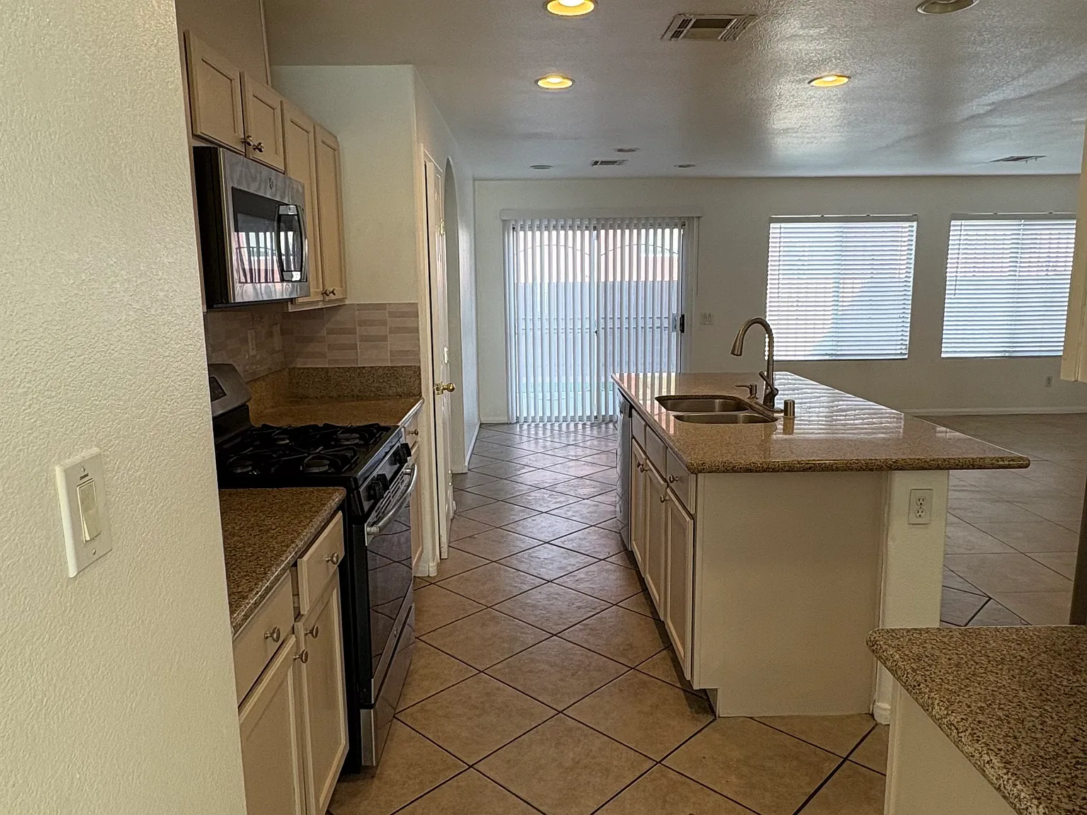5216 El Prado Heights St — Photo 3