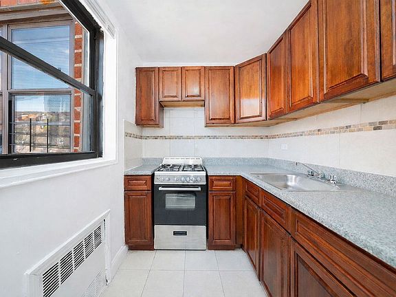 5th image of 1270 E 51st St APT 6M