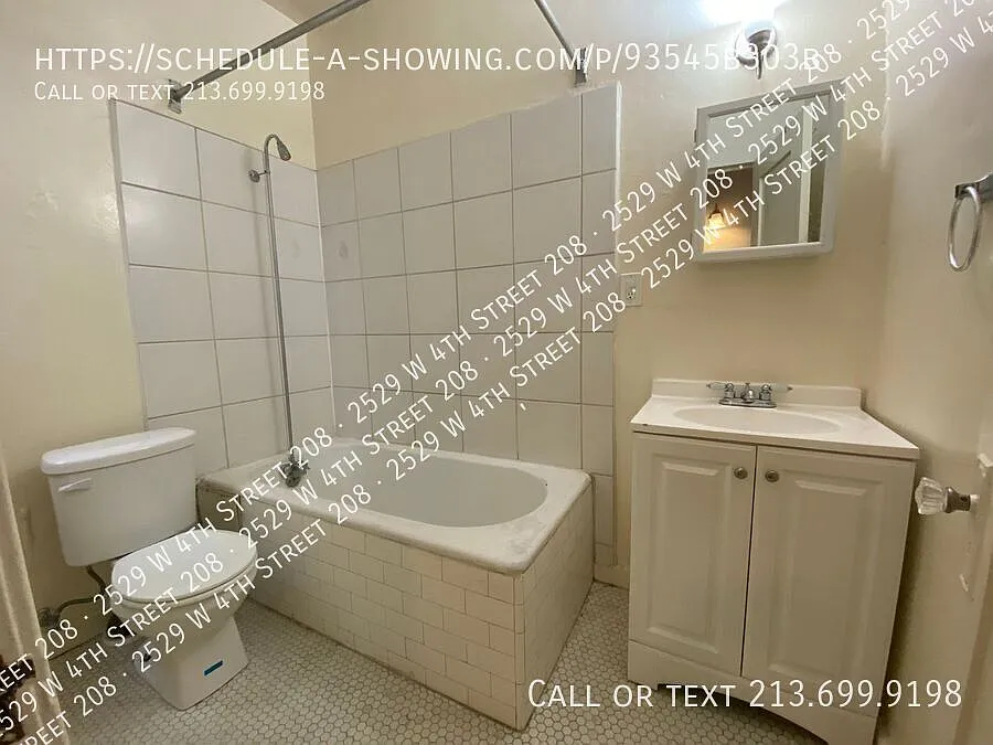 No Security Deposit-Near Silverlake - Upper Studio — Photo 4