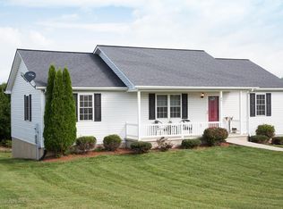 49 S Foxhall Ln, Weyers Cave, VA 24486
