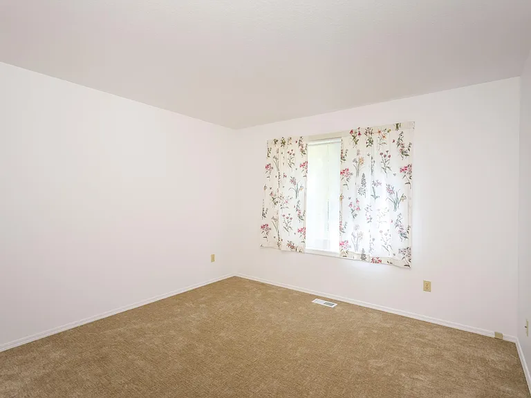 310 Ponderosa St — Photo 8