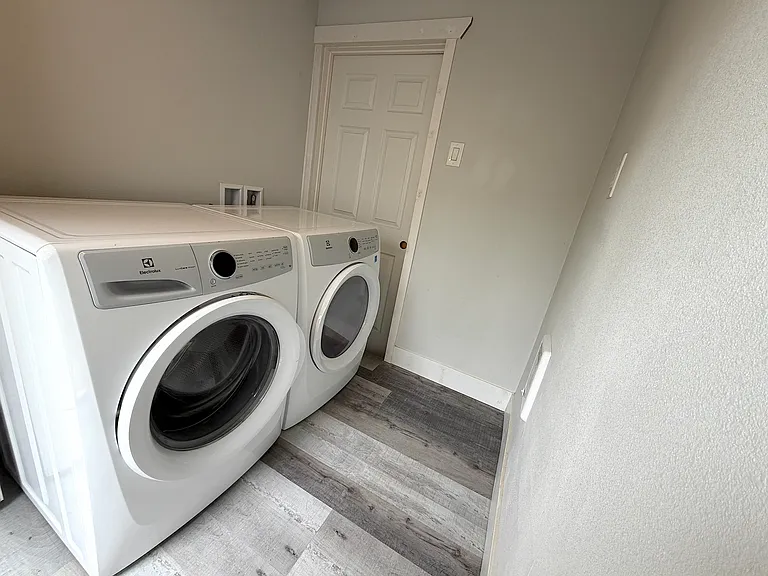 Private detached laundry room