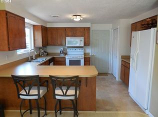 2987 Gilham Rd, Eugene, OR 97408