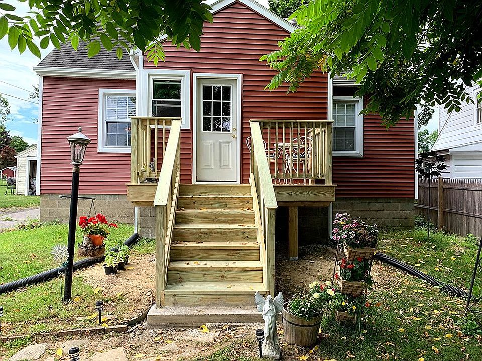 2nd image of 14 Cedar Ln