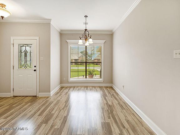 5th image of 304 Saint Matthias Dr
