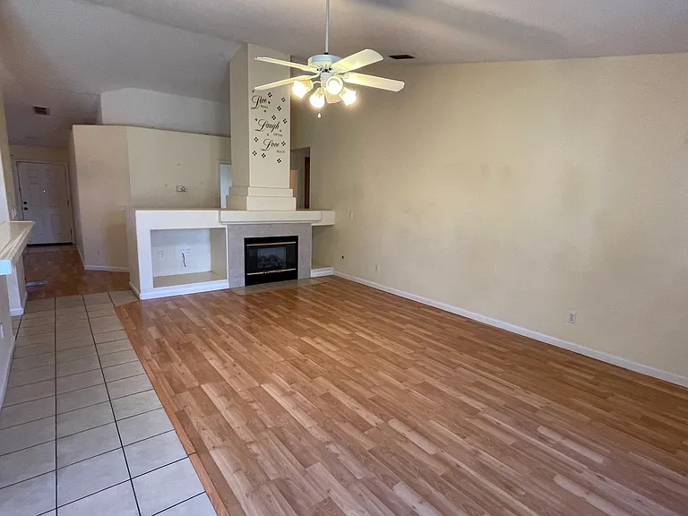 5036 Shipwheel Dr — Photo 3