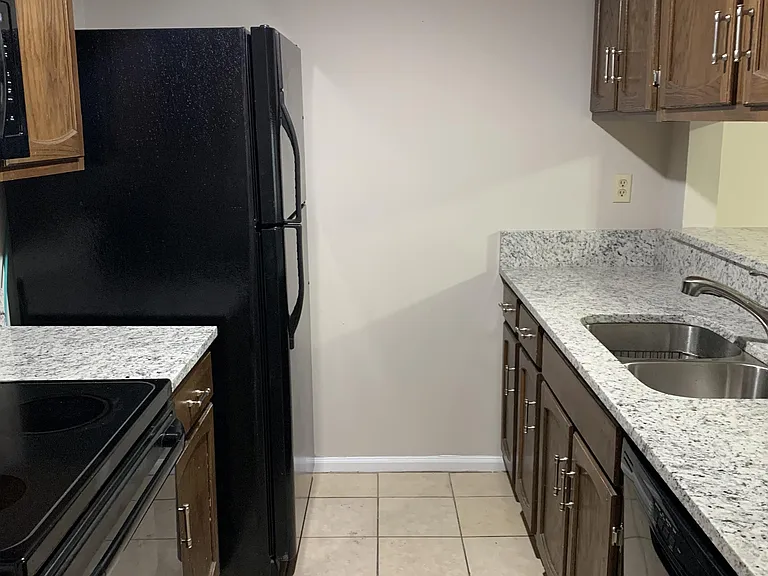 104 Magnolia St — Photo 4