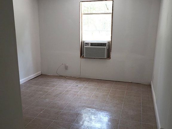 4th image of 162 Sunny Brooke Rd