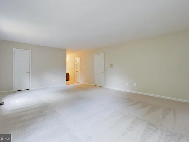 9548 Fox Hollow Dr — Photo 26