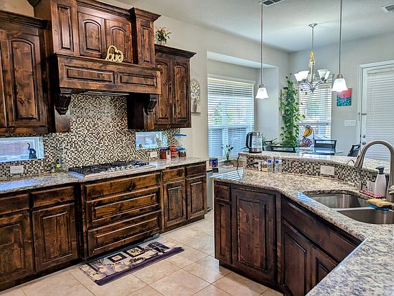 5th image of 2472 Twin Oaks Dr