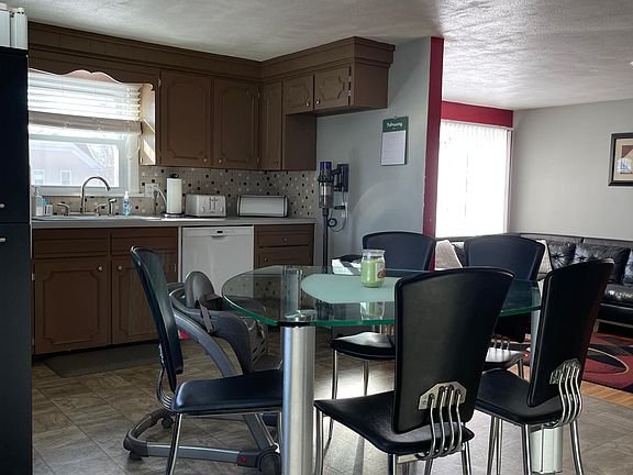 4th image of 7 Greenville Ave