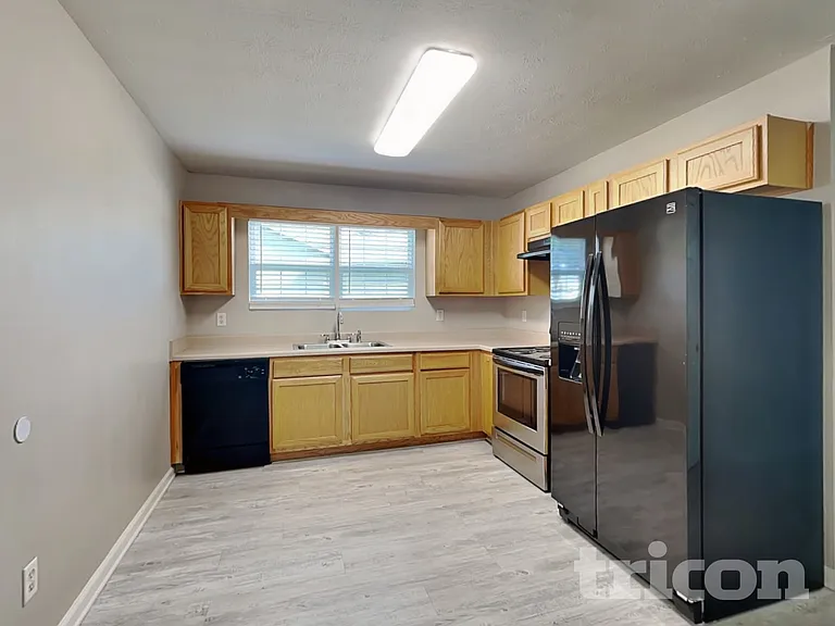 517 Cathedral Dr — Photo 6
