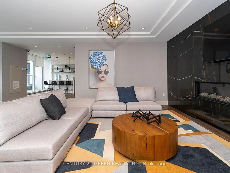 212 King William St #720 — Photo 27