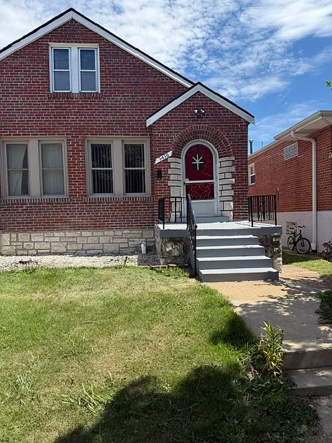 3438 Lawn Ave — Photo 2